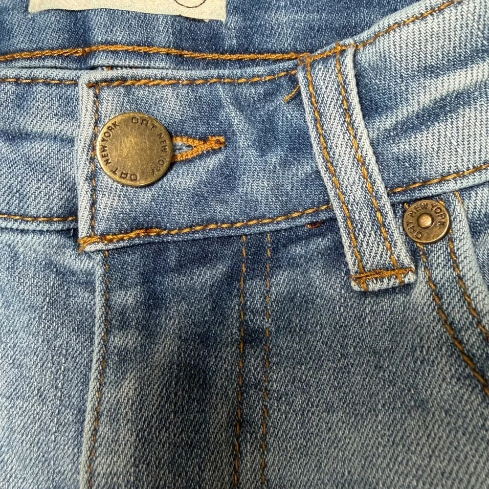 OAT New York Womens Straight Leg Jeans Light Wash RawHem Blue Size 2 26 P0192-CA